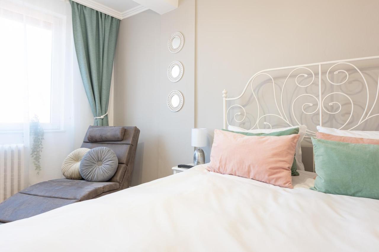 Haga Flat Apartment Орадеа Екстериор снимка